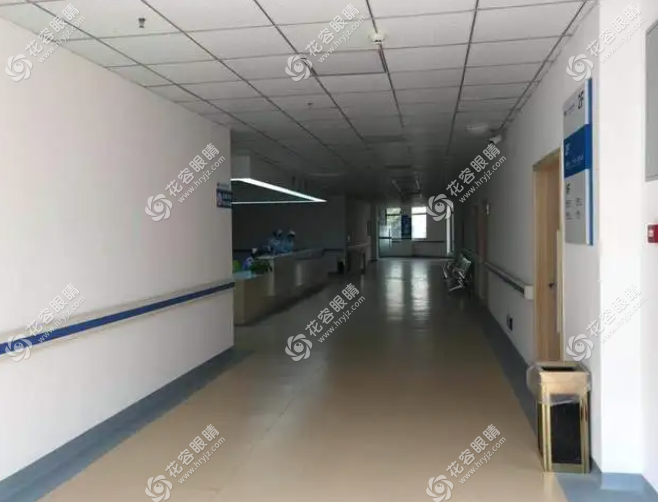 医院走廊