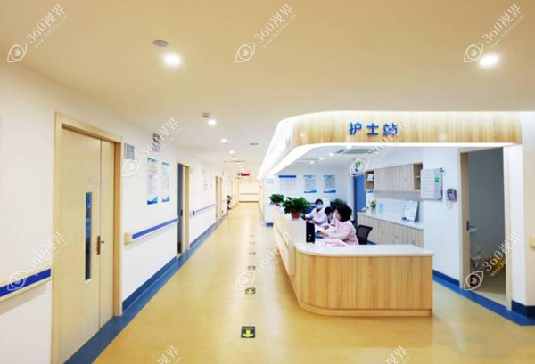 医院内设专门的护士服务站