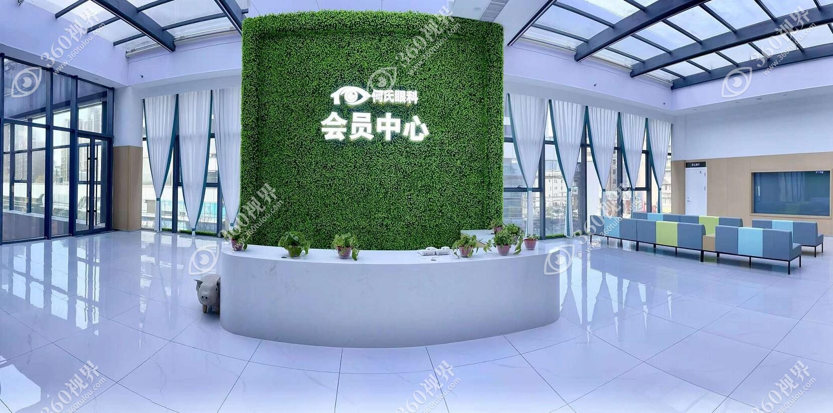 何氏眼科医院就诊大厅