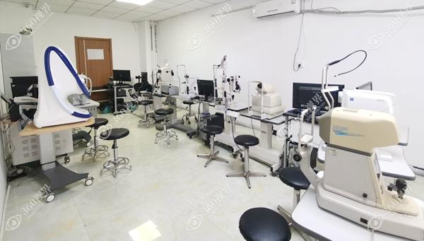 沧州献县众明眼科医院检查室