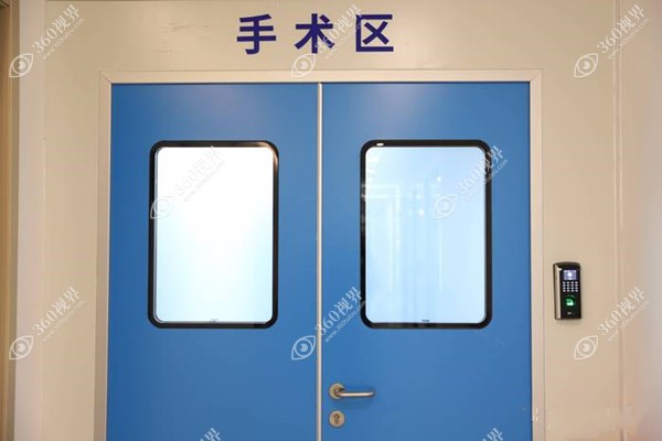 视百年眼科拥有百级层流手术室360tulou.com