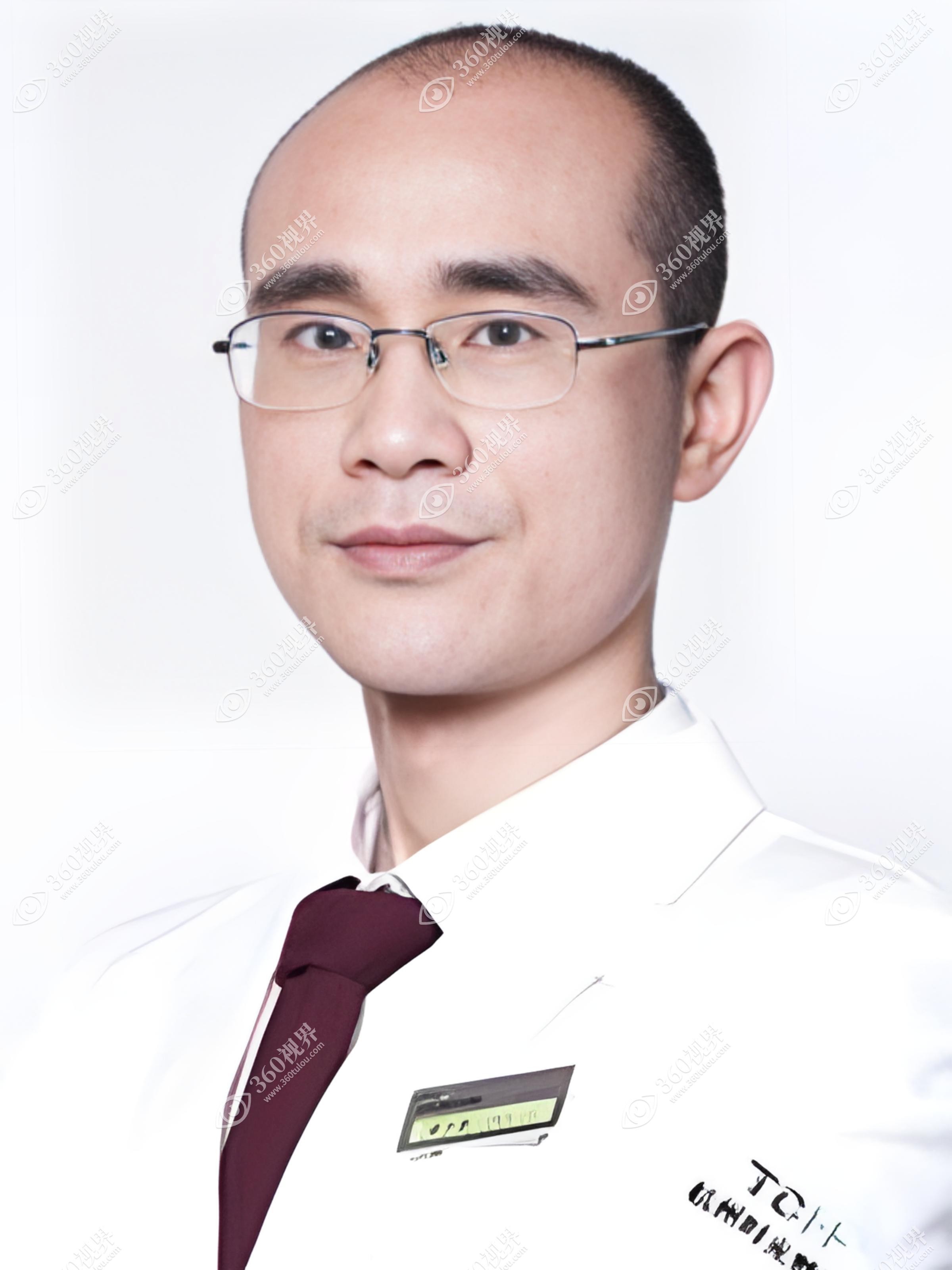 黄志雄