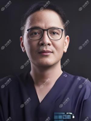 詹统英