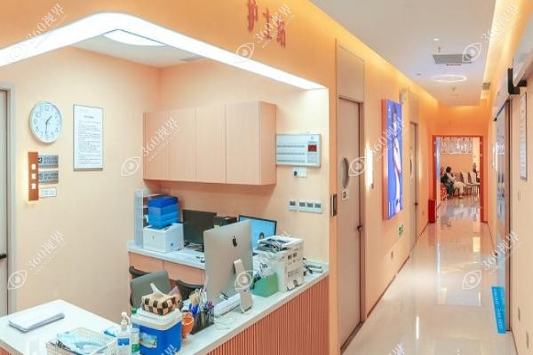 深圳曹孟君吸脂不需要穿塑身衣吗