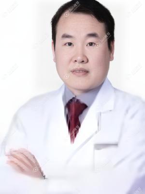 郝飞