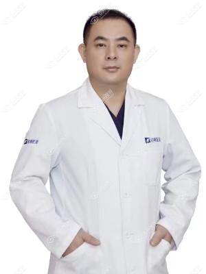 董小飞