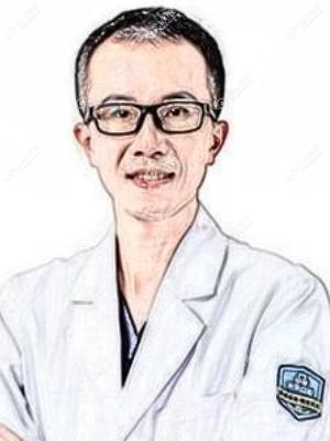 梁偉
