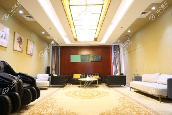 何照华在哪家医院?在北京联合丽格<span style=