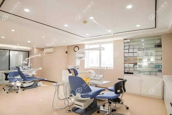 珠海九龙口腔医院种牙价格.jpg 珠海九龙口腔医院种牙价格.jpg