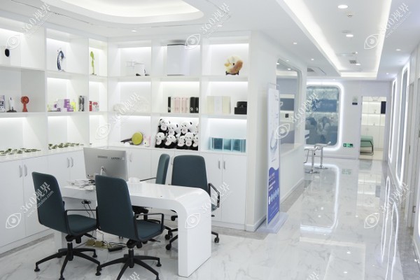 20251029293895.jpg 昆明竹子口腔门诊部4.jpg