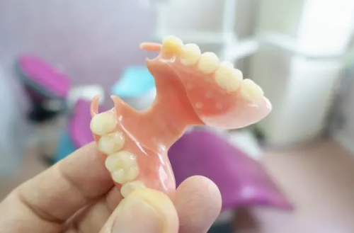 广州好佰年口腔收费怎么样？种植牙2k+/矫正8k起/洗牙99元 性价比高值得选