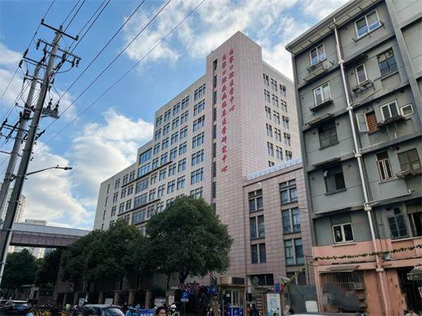国内眼周筋膜提升医院排名前十！南华附二CFS技术领先，上海九院综合术出色，陈斌医生修复强 