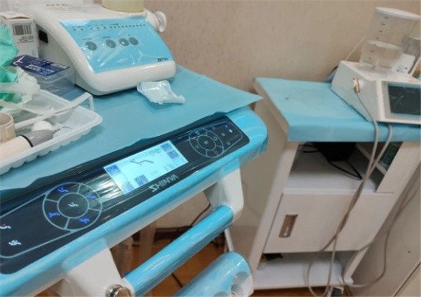二、南充医大口腔总部全瓷牙修复成效如何？美学设计打造自然逼真笑容